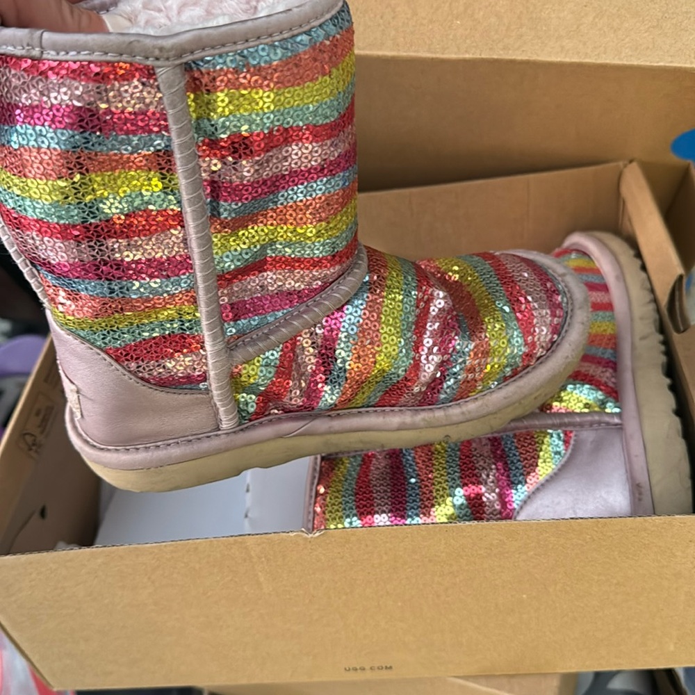 Girls Ugg boots size 1